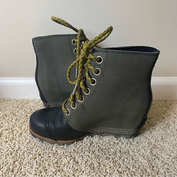 Sorel PDX Wedge Boots Lace Up Lexie Wedge Peatmoss Green Black 6 waterproof - Picture 3 of 6